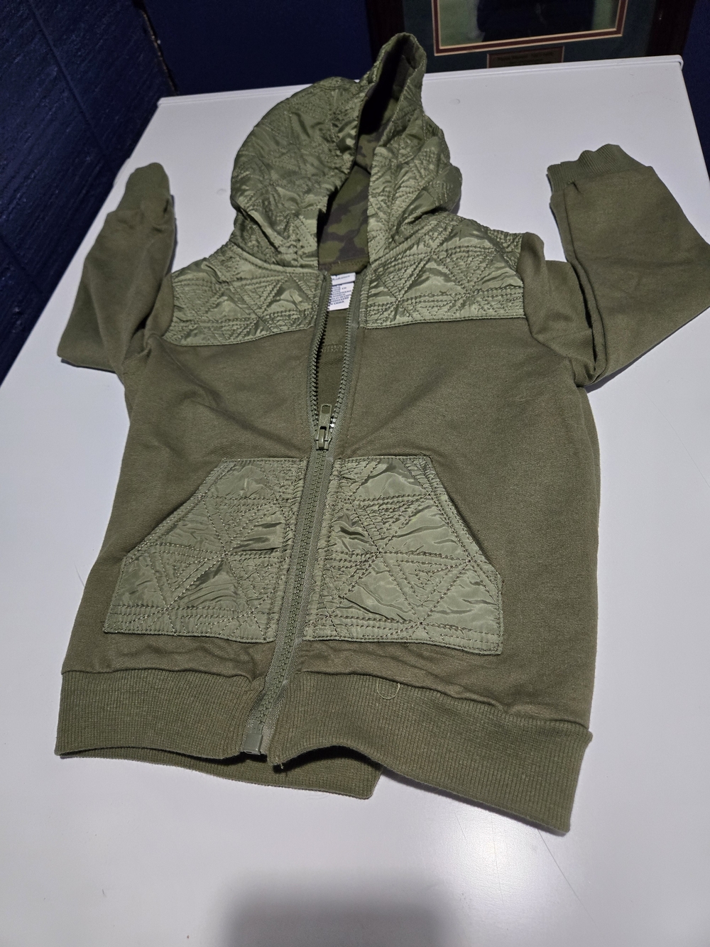 Tommy Bahama Olive Green Quilted Hooded Zip Sweatshirt 3T. Never Used.